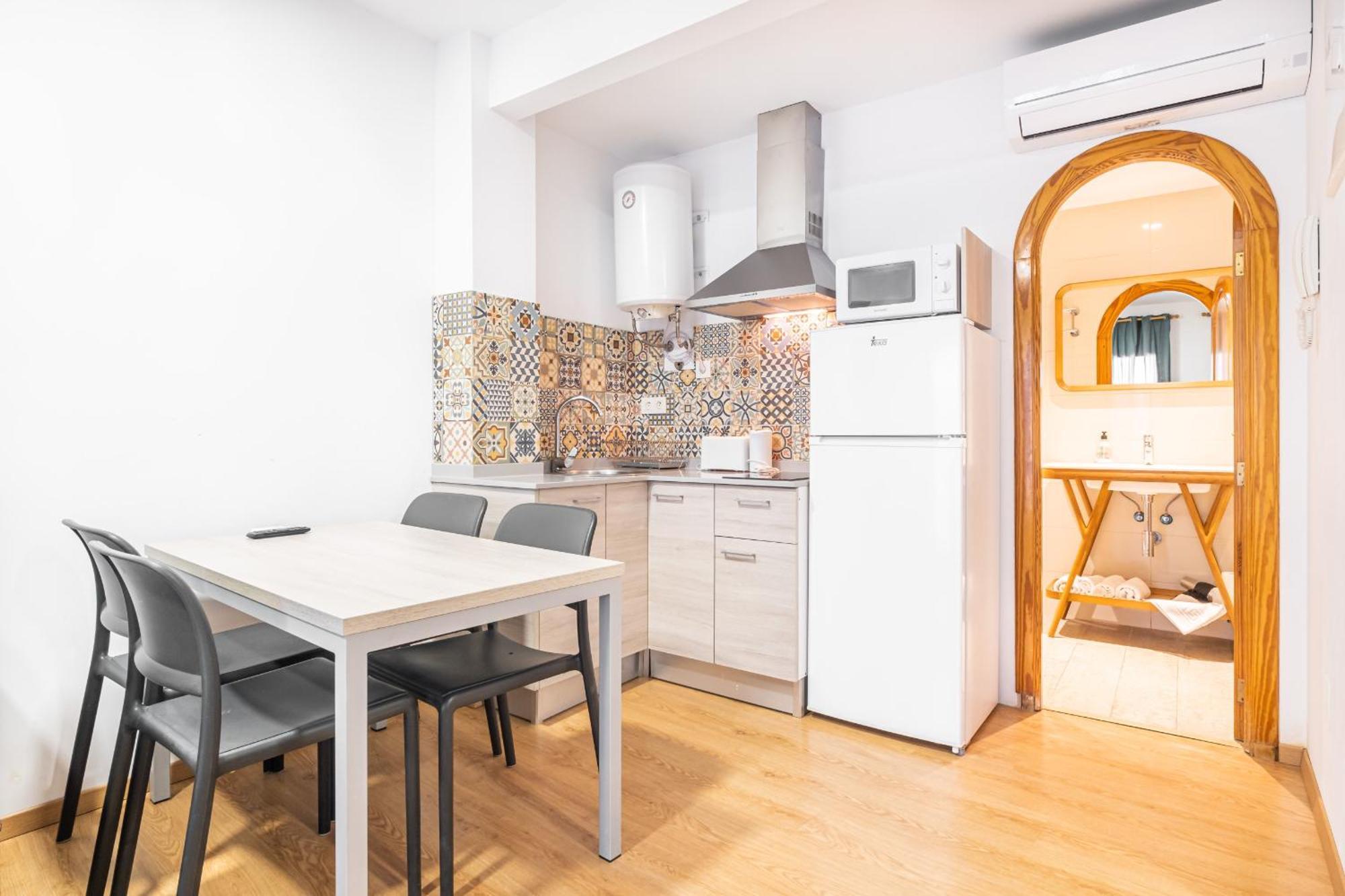 Apartamentos El Castell Benidorm Old-Town Екстериор снимка