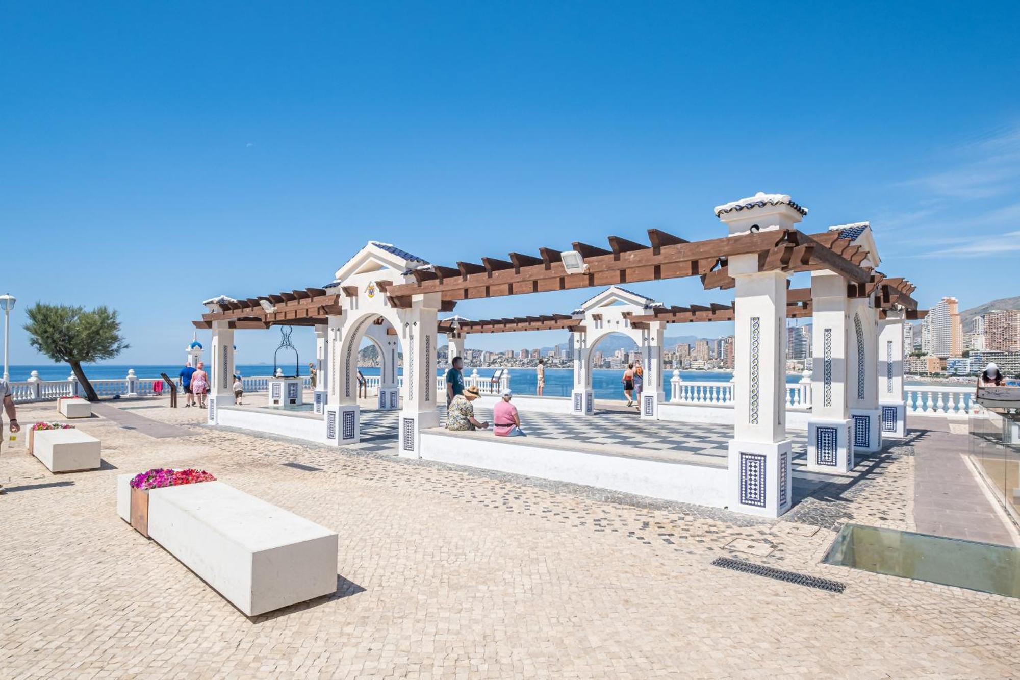 Apartamentos El Castell Benidorm Old-Town Екстериор снимка