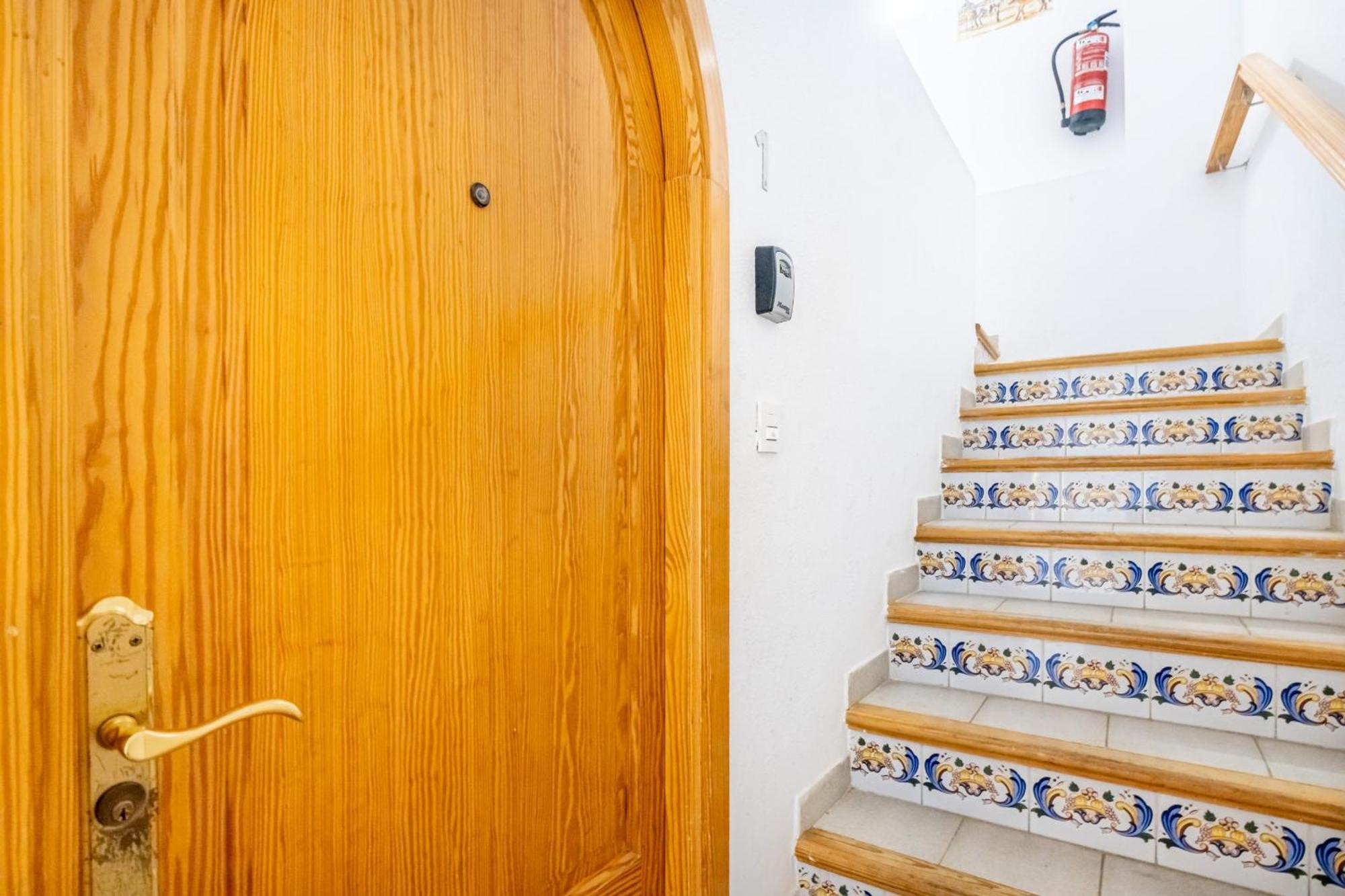 Apartamentos El Castell Benidorm Old-Town Екстериор снимка