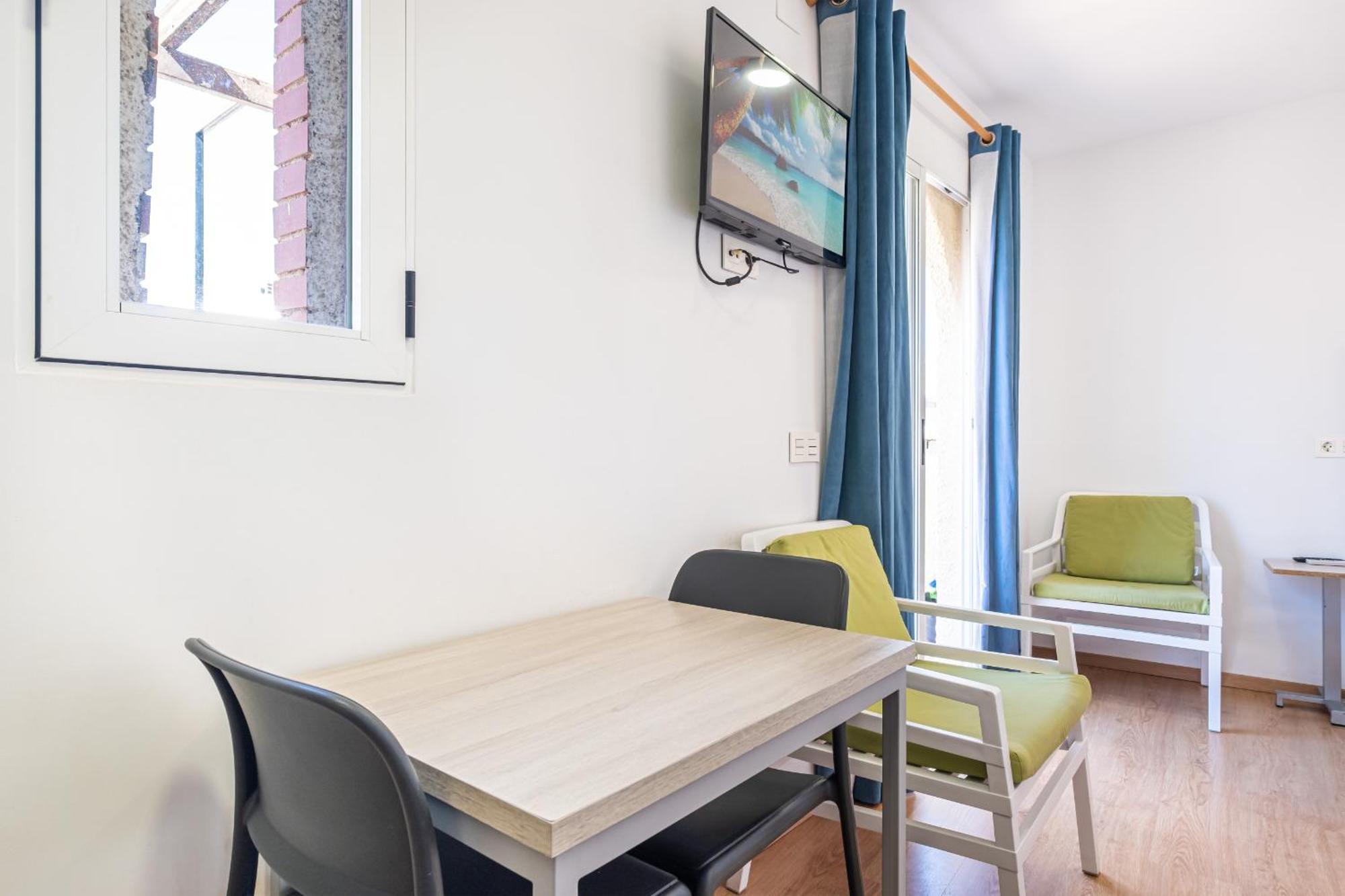 Apartamentos El Castell Benidorm Old-Town Стая снимка