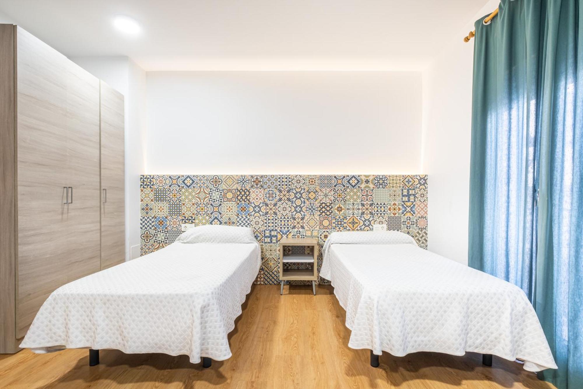 Apartamentos El Castell Benidorm Old-Town Стая снимка