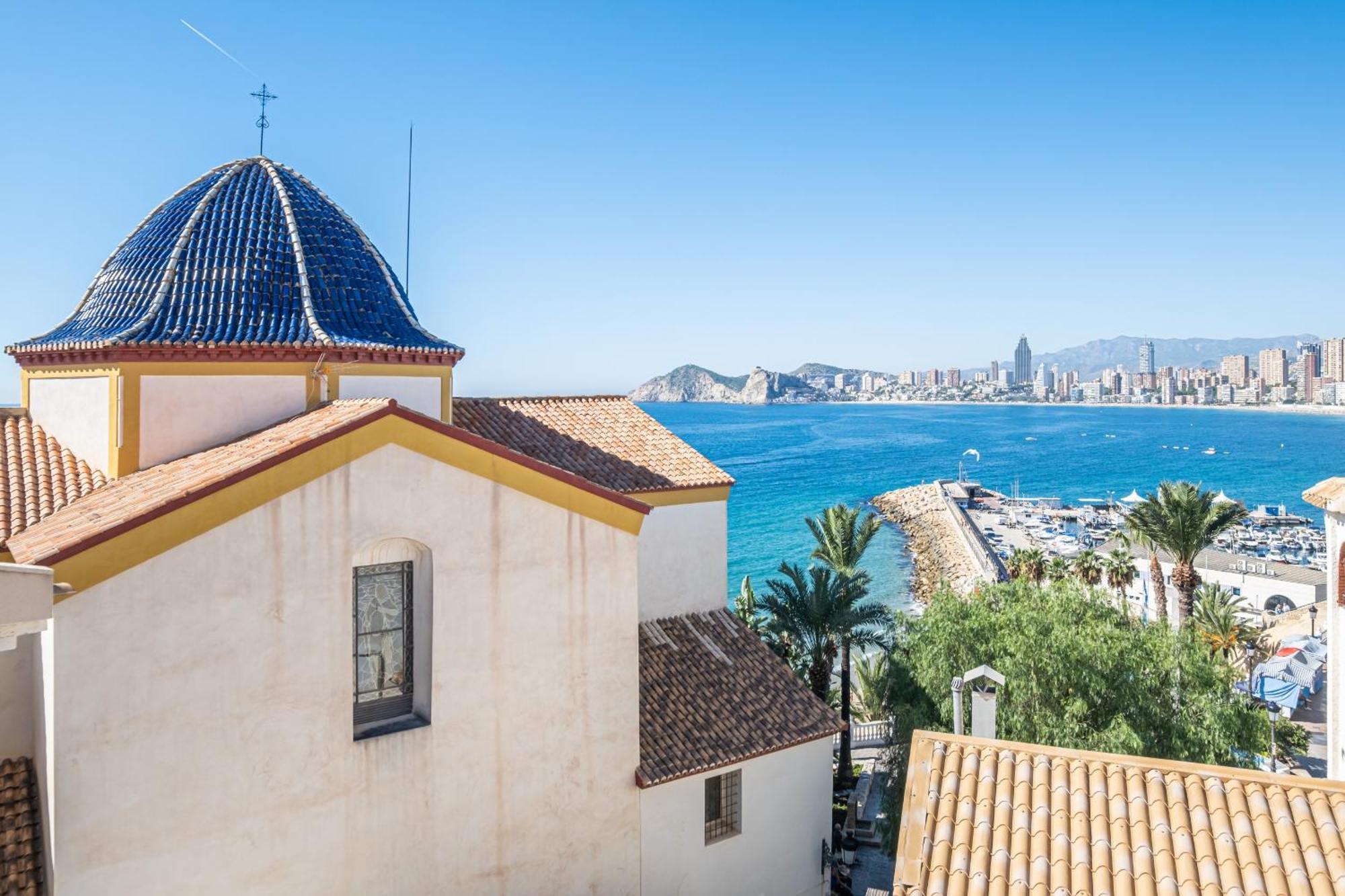 Apartamentos El Castell Benidorm Old-Town Стая снимка