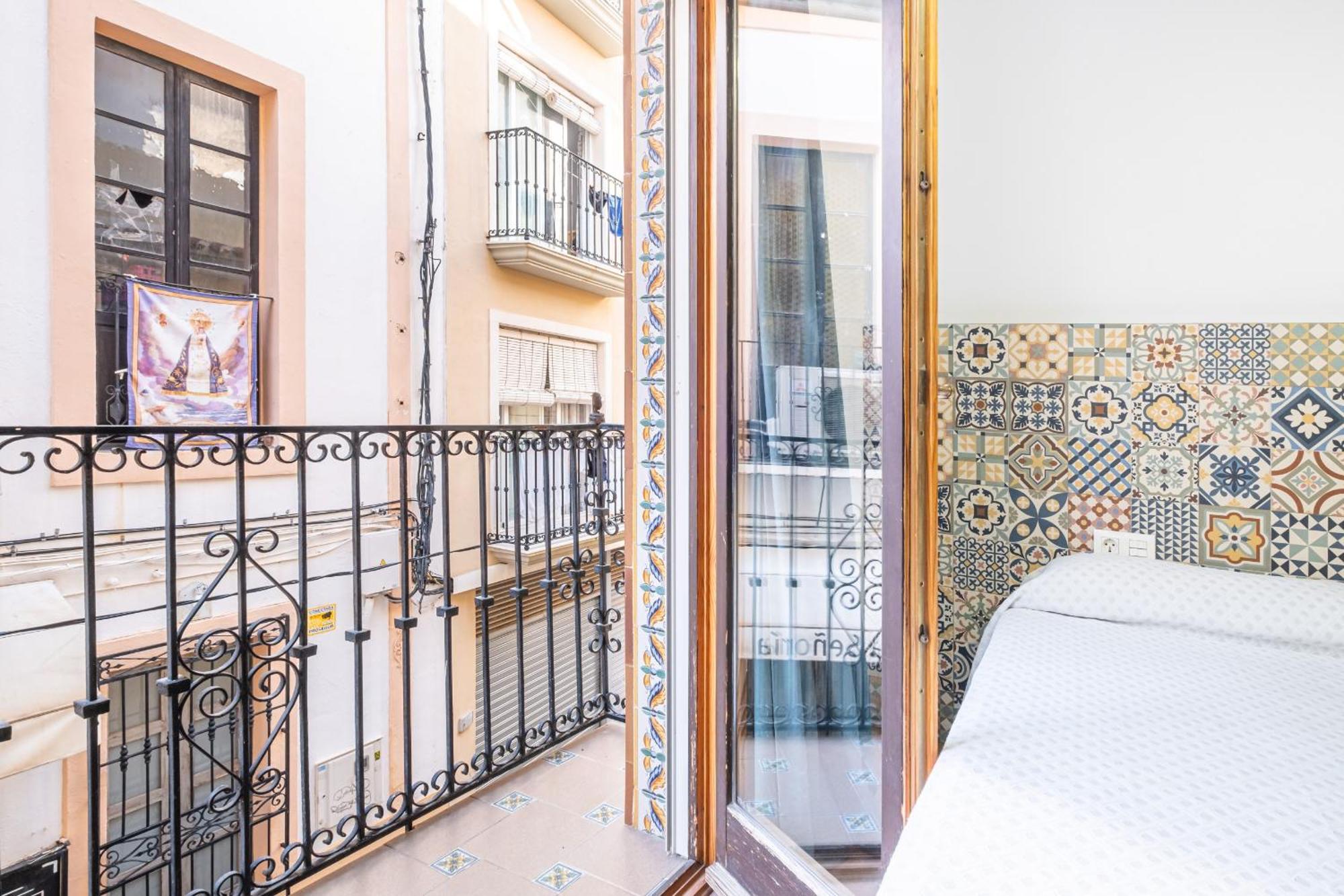 Apartamentos El Castell Benidorm Old-Town Стая снимка