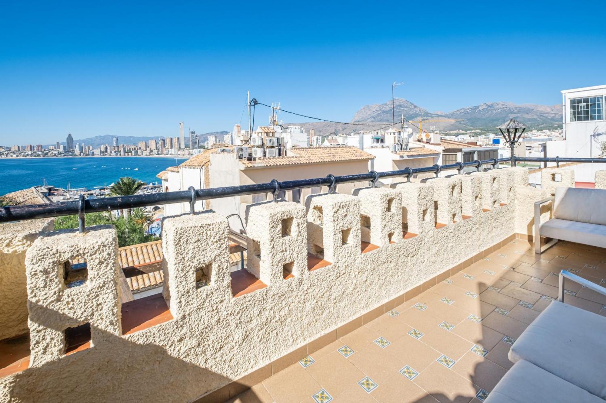 Apartamentos El Castell Benidorm Old-Town Стая снимка